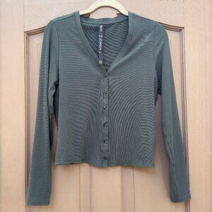 NWOT Vuori Pose Cardigan